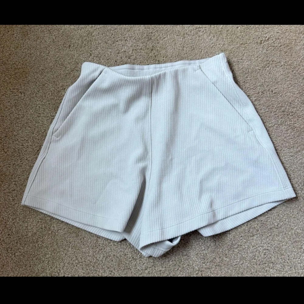 Lululemon bone color Shorts